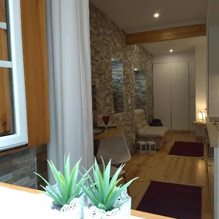 Valdiviahomes1 Lisbon